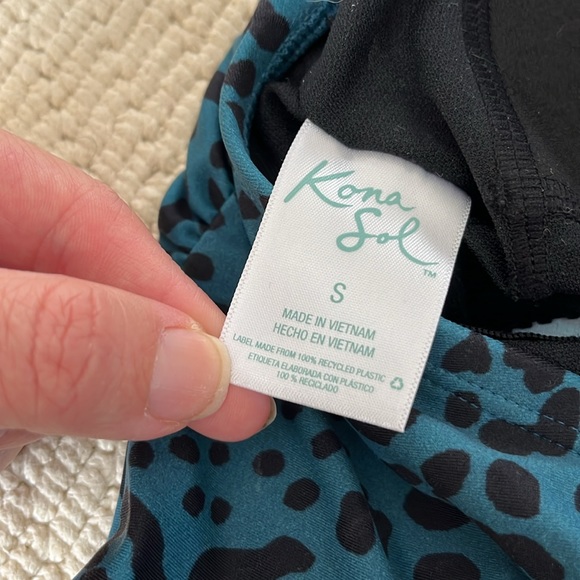 Kona Sol Blue Cheetah Print Women’s Tankini Bathing Suit Top - Picture 5 of 6